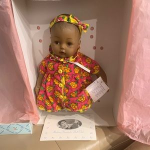 Madame Alexander Tropical Island Huggums - Black Introduced 2000 NWT and Box.